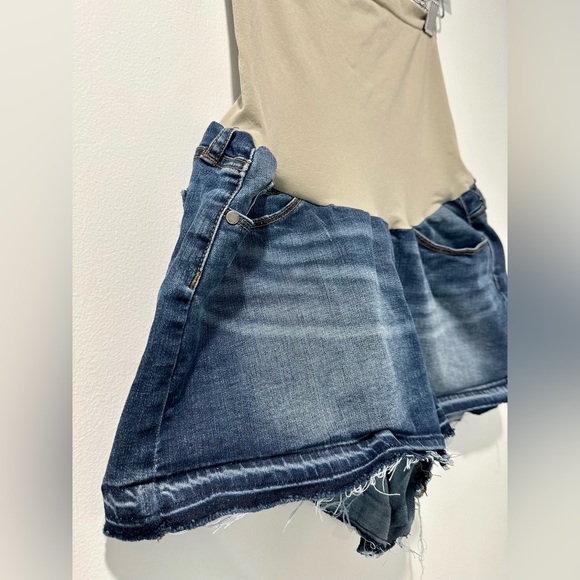 Articles of Society Women Maternity Jean Shorts Distressed Over Belly Size 30 - Picture 5 of 16
